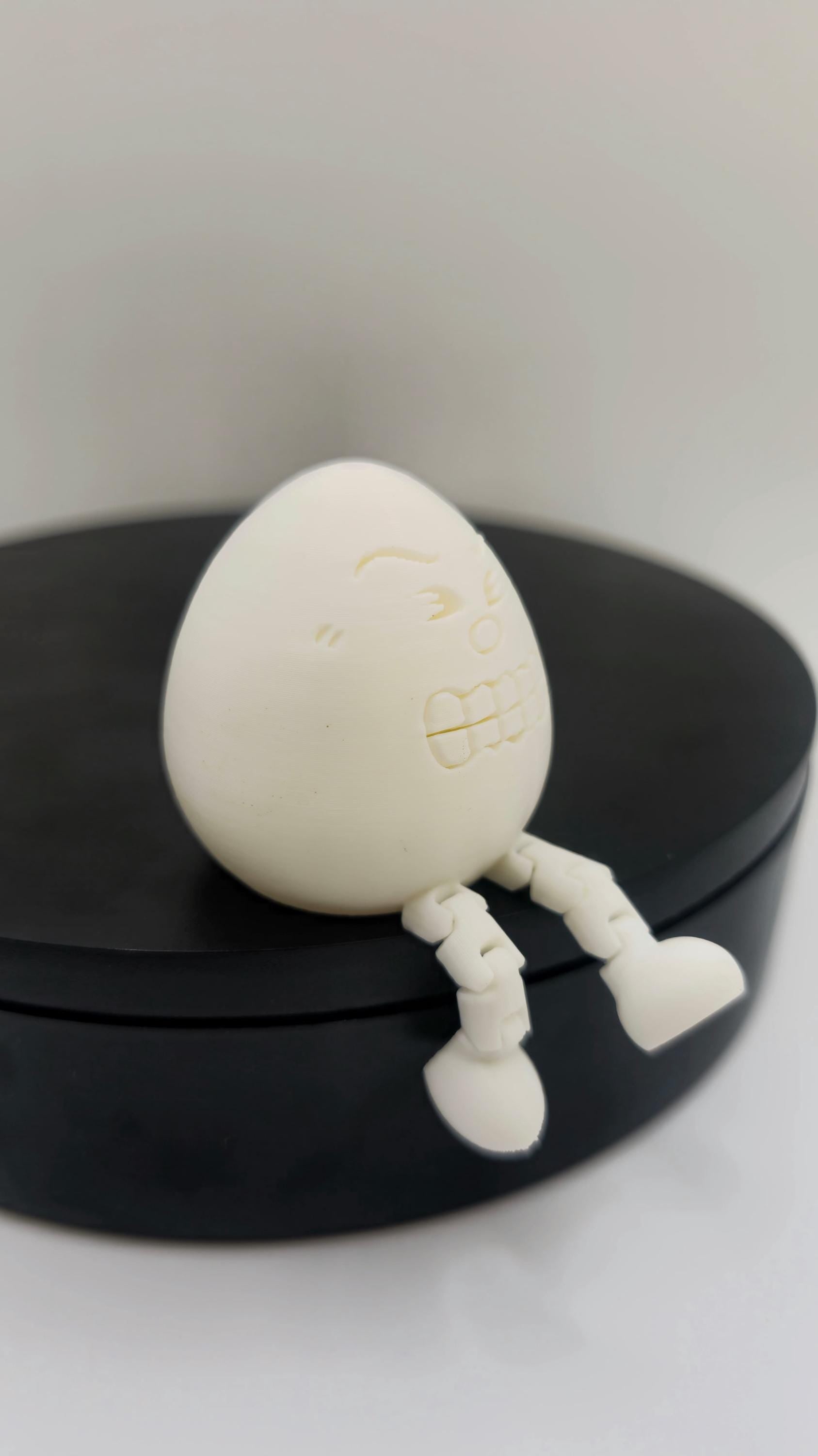 3D-Printed Angry Articulated Egg – Easter Decoration, Handcrafted PLA Figure