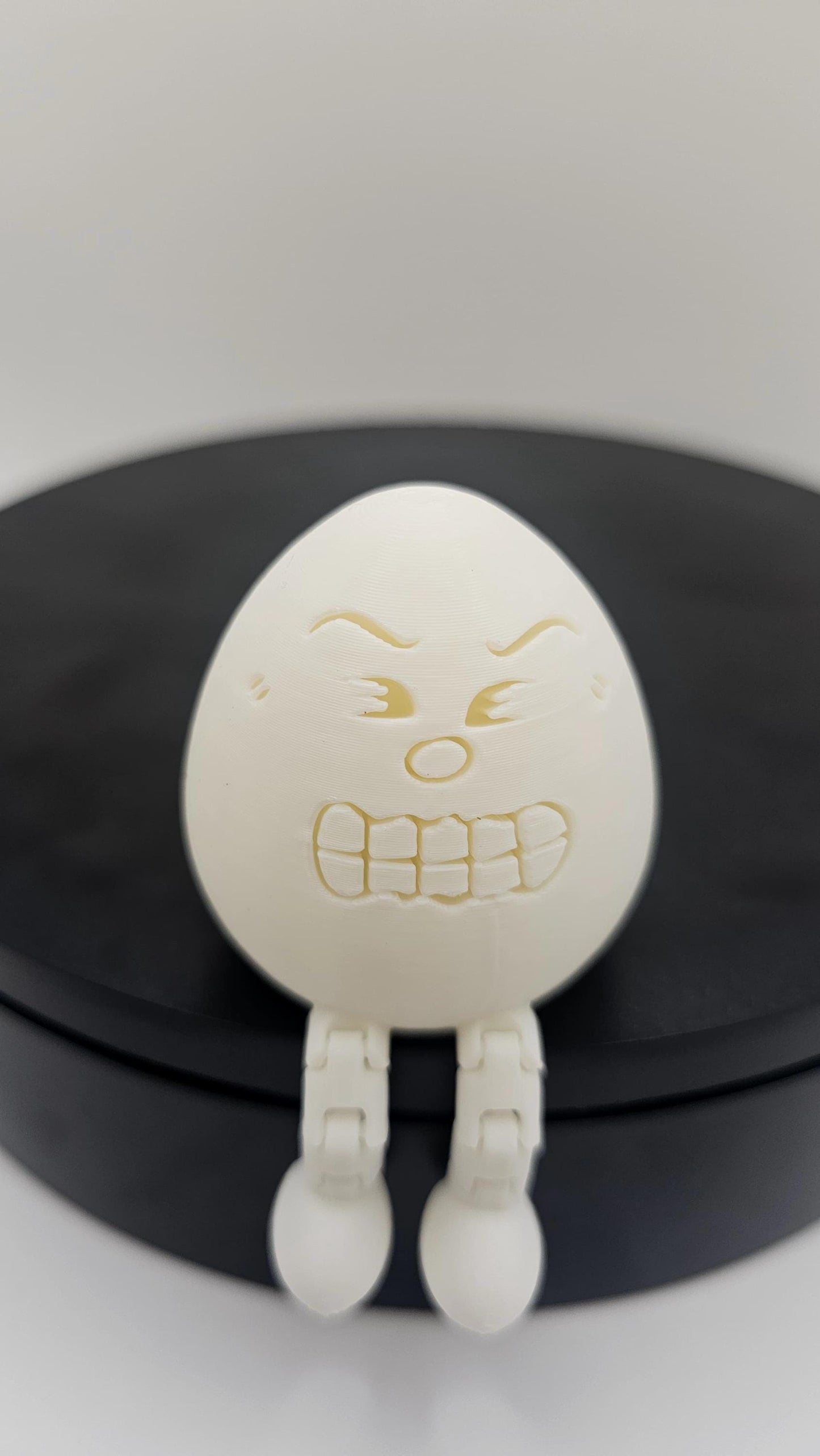 3D-Printed Angry Articulated Egg – Easter Decoration, Handcrafted PLA Figure